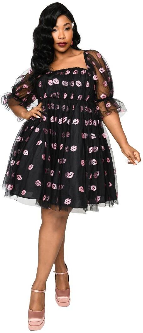 Smak Parlour Plus Size Puff Sleeve Love Interest Babydoll Dress - Black/pink lips