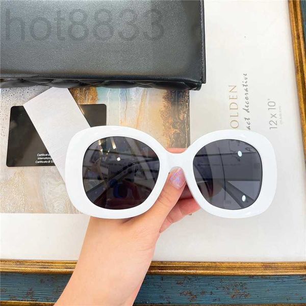 Sunglasses Designer Recommended Black and White Contrast for Women Men with Large Letters 1A14