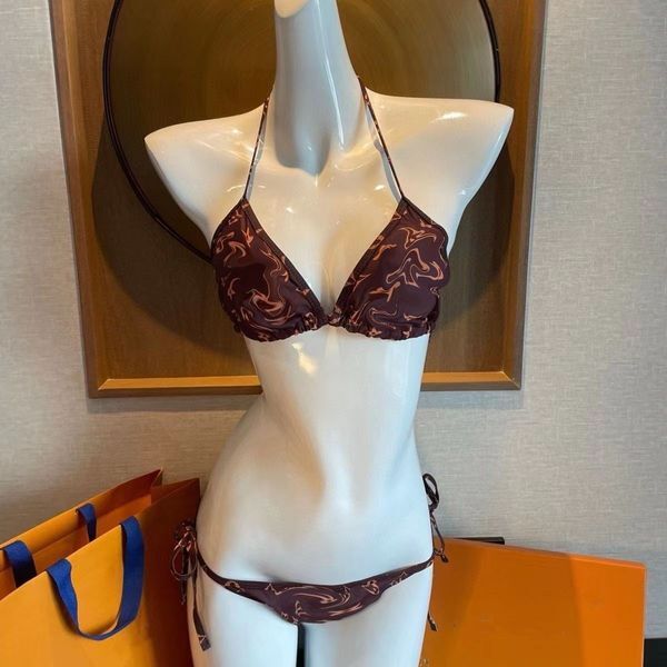 Fashion accessories Alphabet Sexy bikini designer designed a slim-fit backless two-piece bathing suit for women traveling to vacation hot springs