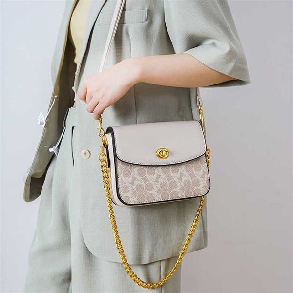 50% Off Outlet Wholesale French fragrant style high-end and elegant versatile chain single shoulder crossbody light small square Store