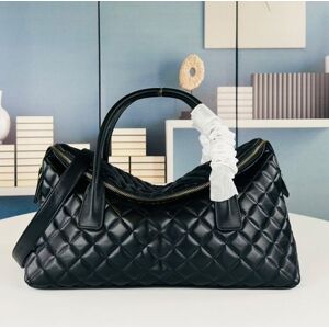 high quality es travel bag in quilted leather luxury designer small large leather golden hardware shoulder bag women men zip closure crossbody bag casual sport