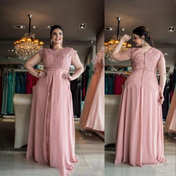 2021 Blush Pink Plus Size Mother Of The Bride Dresses Short Sleeves Lace Appliques Chiffon Floor Length Long Formal Women Wedding Evening Guest Gowns