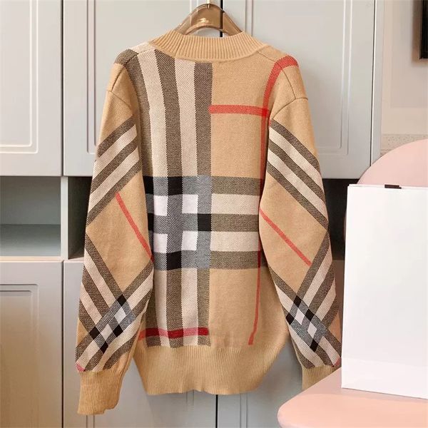 2024Sweater Womens Autumn Round neck striped fashion Long Sleeve Women High End Jacquard Cardigan knitting Sweaters Coats