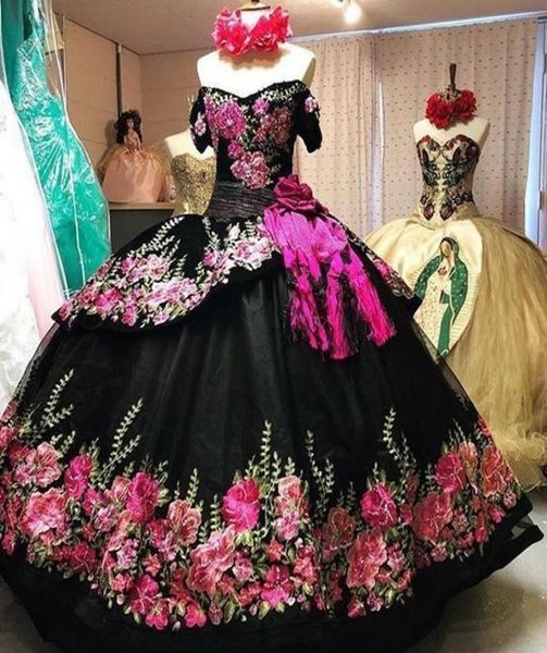 Vintage Black 3D Floral Flowers 2022 Quinceanera Prom Formal Dress Off shoulder Charro Ball Gown Mexican Plus size Vestidos 15 Ano3481951