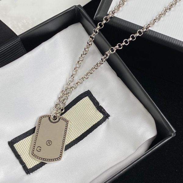 Top Luxury Design Necklace Chain for Couple Retro Hip Hop Fashion Letter Silver Necklaces New Chain Supply