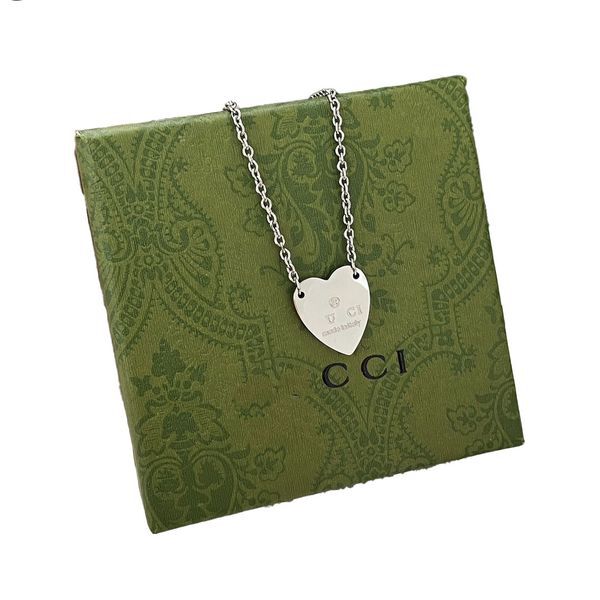 Brand Heart Pendant Necklace DesignFor Women Silver Necklaces Vintage Design Gift Long Chain Love Couple Family Jewelry Necklace Celtic Style Letter Chain