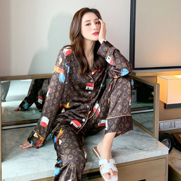 Women&#039;s Sleep Lounge Autumn Women&#039;s pajamas set Poker Pattern Sleepwear Brown Color Longsleeved Silk Like Nightie Luxury Home Clothes Nightwear Set 220827