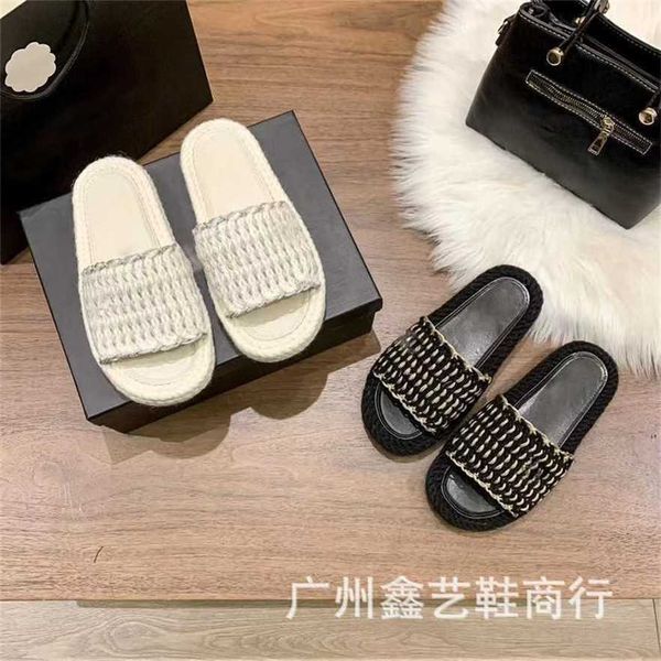 Sports shoes 2024 Xiaoxiangjia Knitted Slippers for Womens Summer New Outwear Round Head Flat One line Thick Bottom Breathable Cool Drag