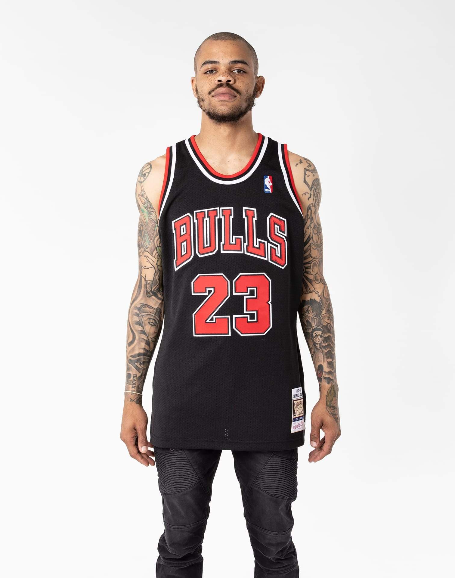 Mitchell & Ness NBA AUTHENTIC MICHAEL JORDAN CHICAGO BULLS 97-98 ALTERNATE JERSEY  - Black - Size: LG