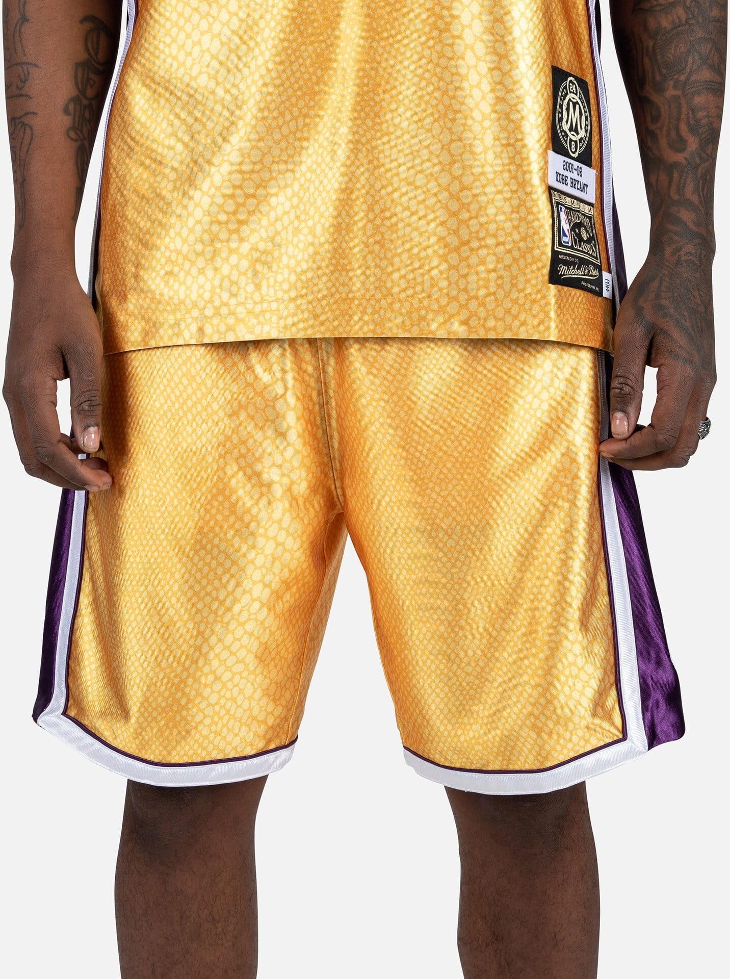 Mitchell & Ness KOBE BRYANT 8/24 REVERSIBLE SHORTS  - Gold - Size: LG