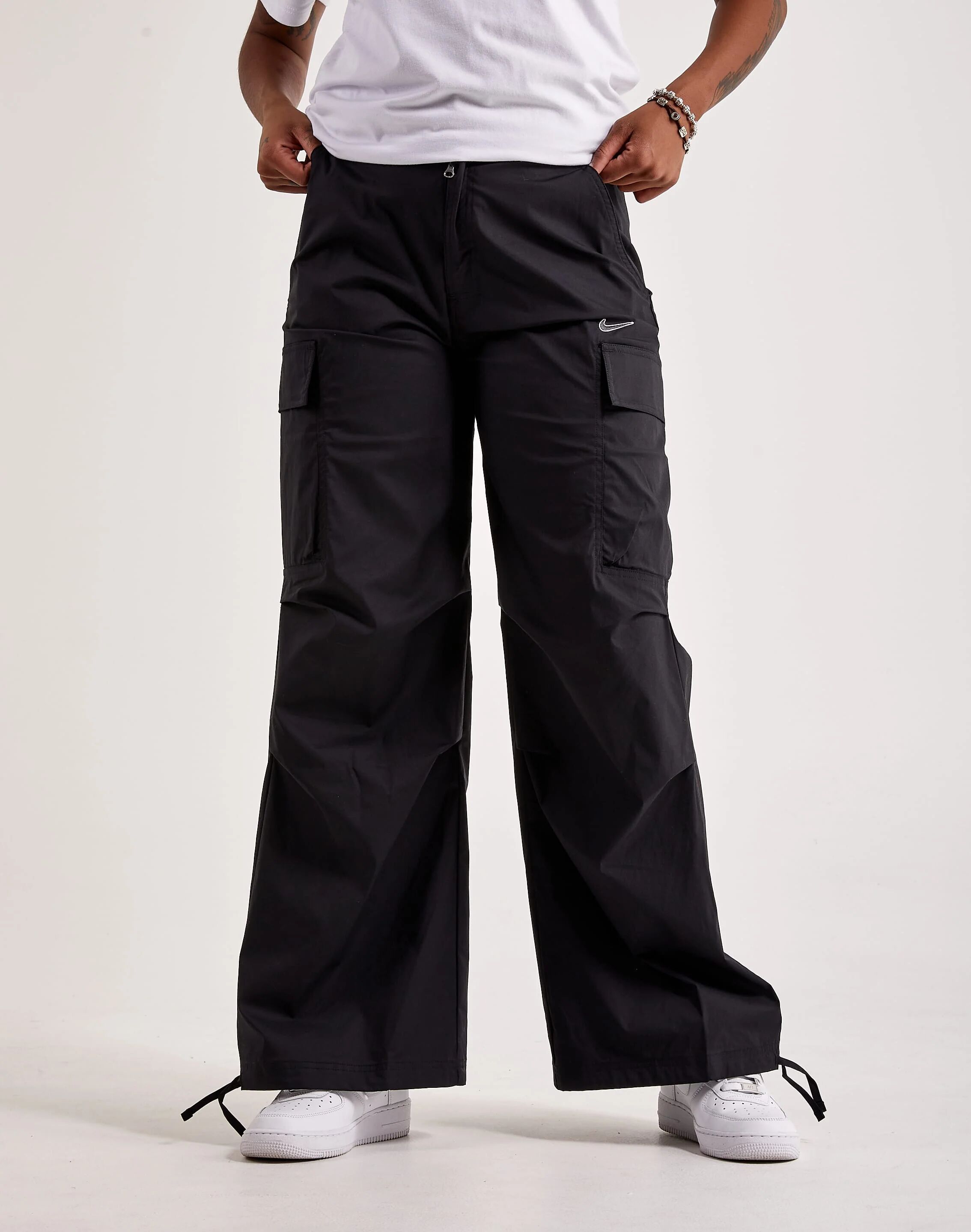 Nike High-Waisted Cargo Pants  - Black - Size: XLG