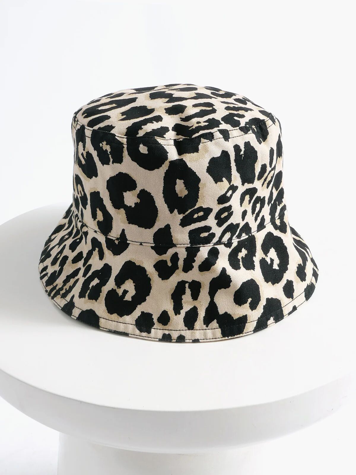 Sanctuary Clothing Bucket Hat Classy Cat / L