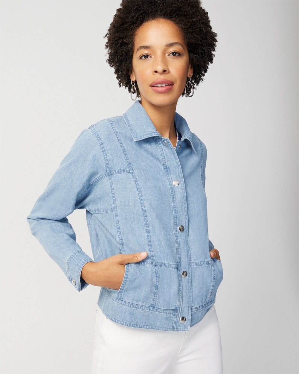 Chico's Off The Rack Women's Cropped Denim Jacket in Chatham Lt Wash Size Medium   Chico's Outlet - Chatham Lt Wash - Women - Size: Medium