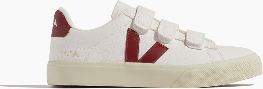 Veja Recife Logo Sneaker in Extra White/Marsala - White - Size: 38 / 7 US