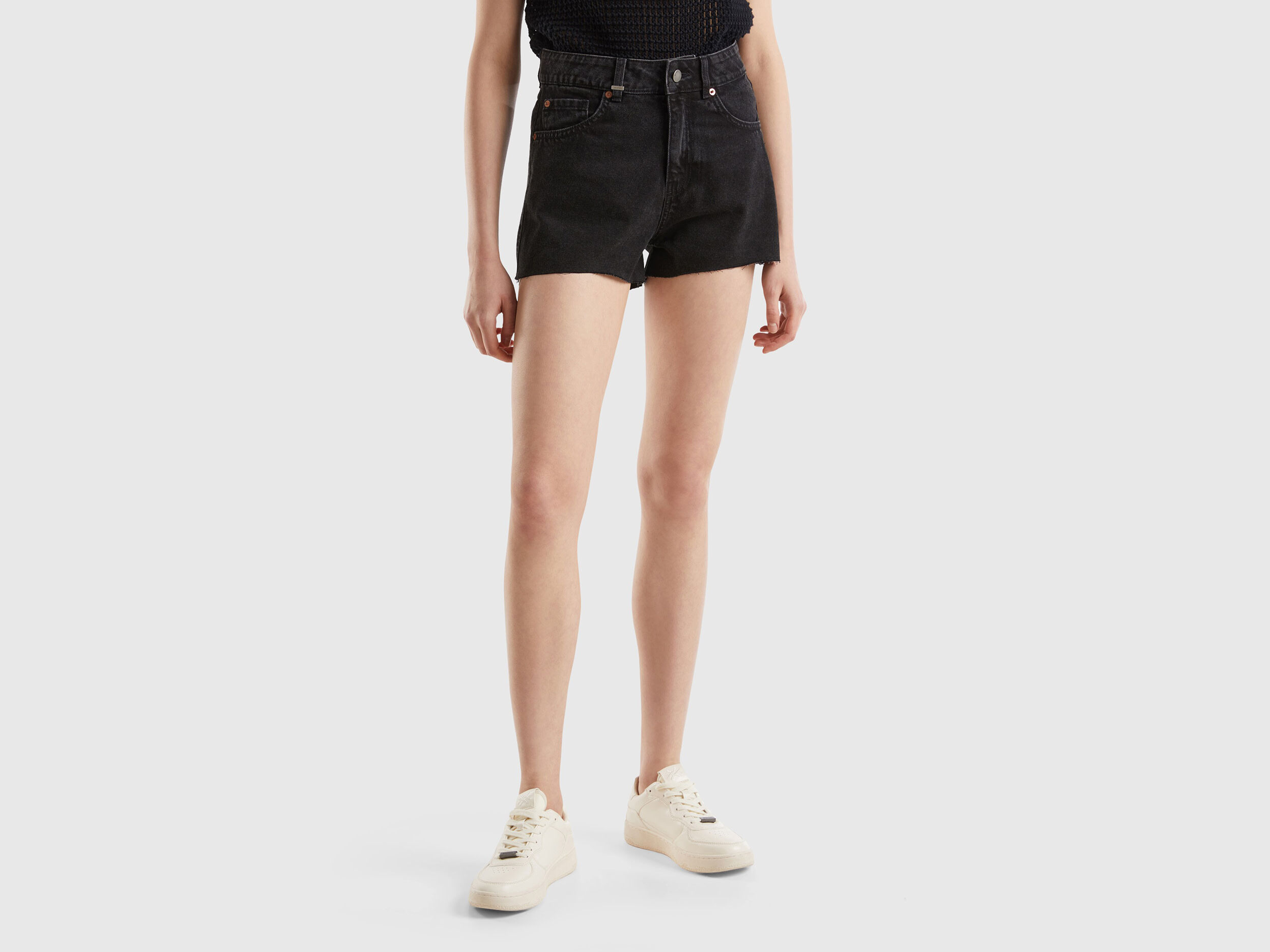 United Benetton, Frayed Shorts In Recycled Cotton Blend, size 27, Black, Women