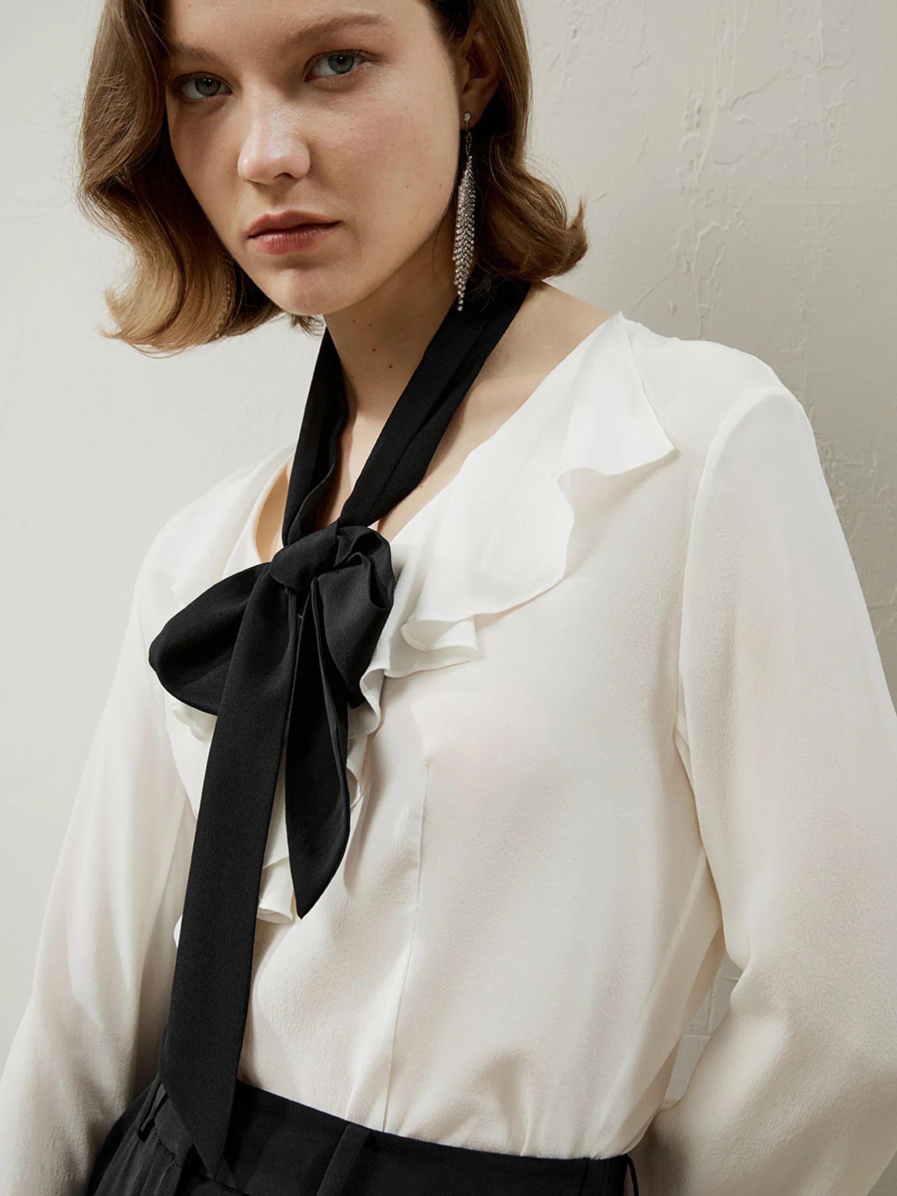 LILYSILK Business White Ruffled Blouse With Black Tie   Silk Ruffles Formal   Shirt Women Skin-Friendly And Breathable Ruffle Bowneck 10