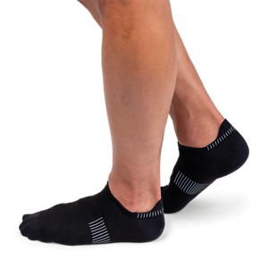 ON Men's Ultralight Low Sock in Black/White   Size: Large   Fit2Run