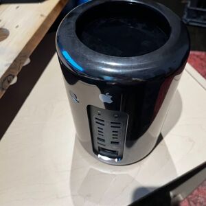 2013 Apple MAC PRO Intel 64gb