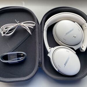Bose Quietcomfort 45 wireless Noise canceling Headphones