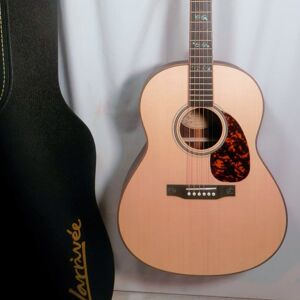 Larrivee L-03 Rosewood Vine Special w/ case