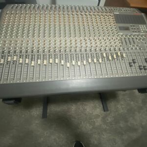 TASCAM M-2524