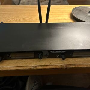 Sennheiser EM 2050 True diversity wireless microphone receiver...