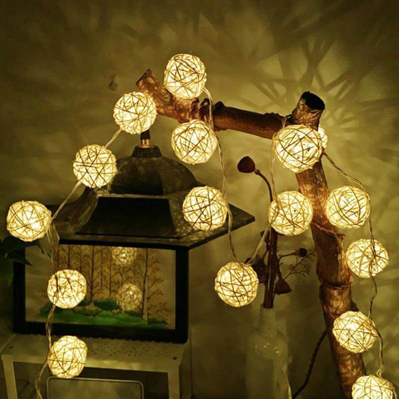 Mounteen Gold Ball LED String