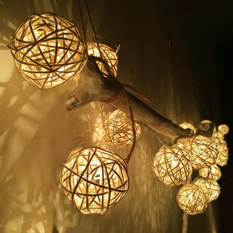 Mounteen Gold Ball LED String