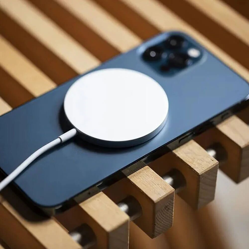 Mounteen Magnetic Wireless Charger