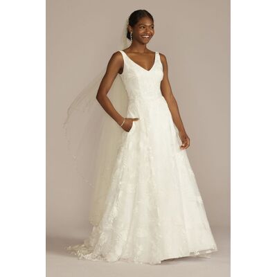 As Is V-Neck Embroidered Lace A-Line Wedding Dress in Ivory Size: 8 David's Bridal As Is V-Neck Embroidered Lace A-Line Wedding Dress in Ivory Size: 8 David's Bridal