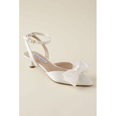 Charles By Charles David Satin Kitten Heel With Pearl Trimmed Bow in Soft White Size: 9 David's Bridal Charles By Charles David Satin Kitten Heel With Pearl Trimmed Bow in Soft White Size: 9 David's Bridal