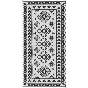 Outsunny Reversible Outdoor Rug, Waterproof Plastic Straw with Carry Bag, 9' x 18', Black & White Rhombus Patchwork Outsunny Reversible Outdoor Rug, Waterproof Plastic Straw with Carry Bag, 9' x 18', Black & White Rhombus Patchwork