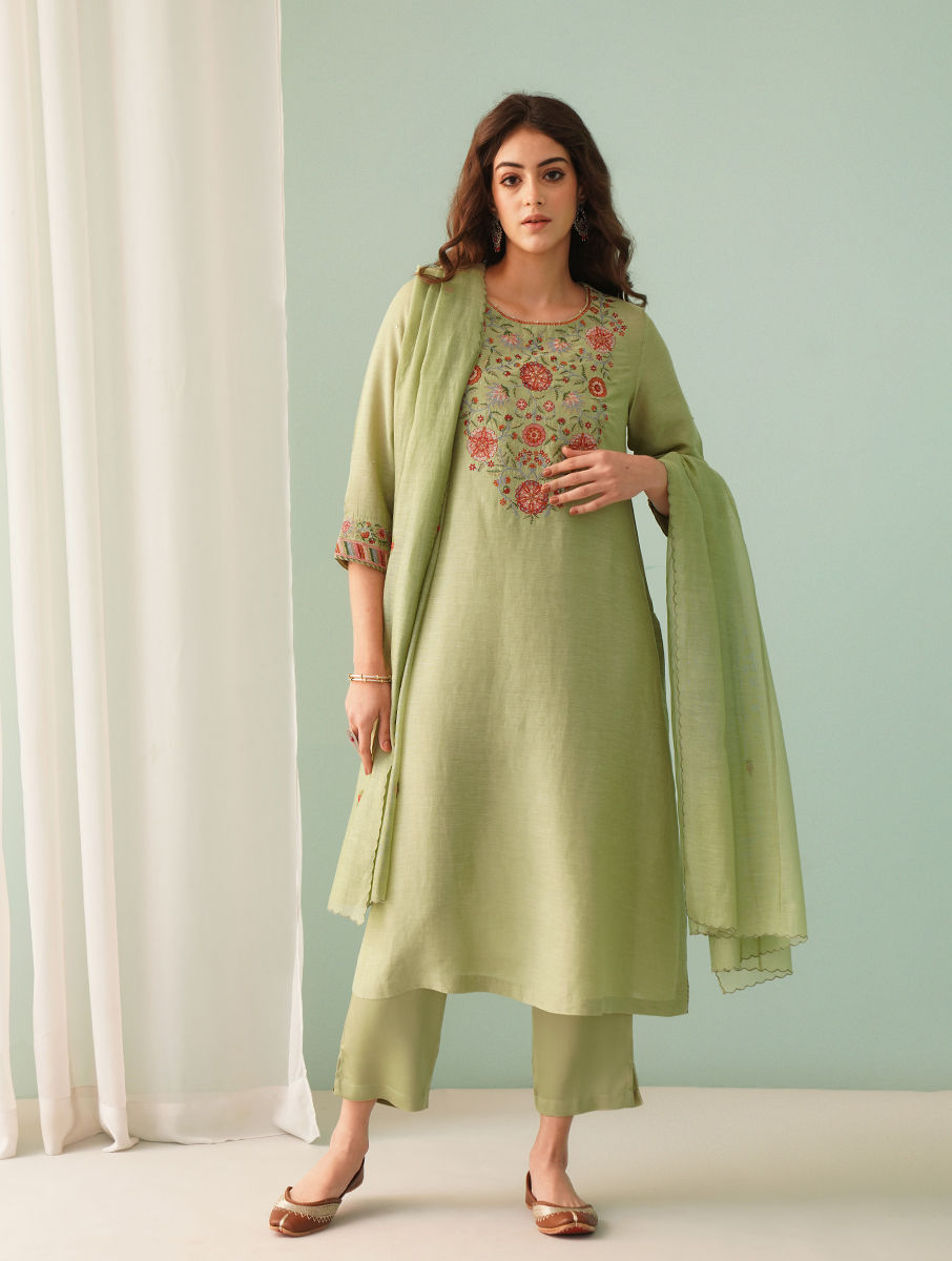 Women Green Embroidered Viscose Linen Kurta With Lining And Pants (Set Of 2) - XS