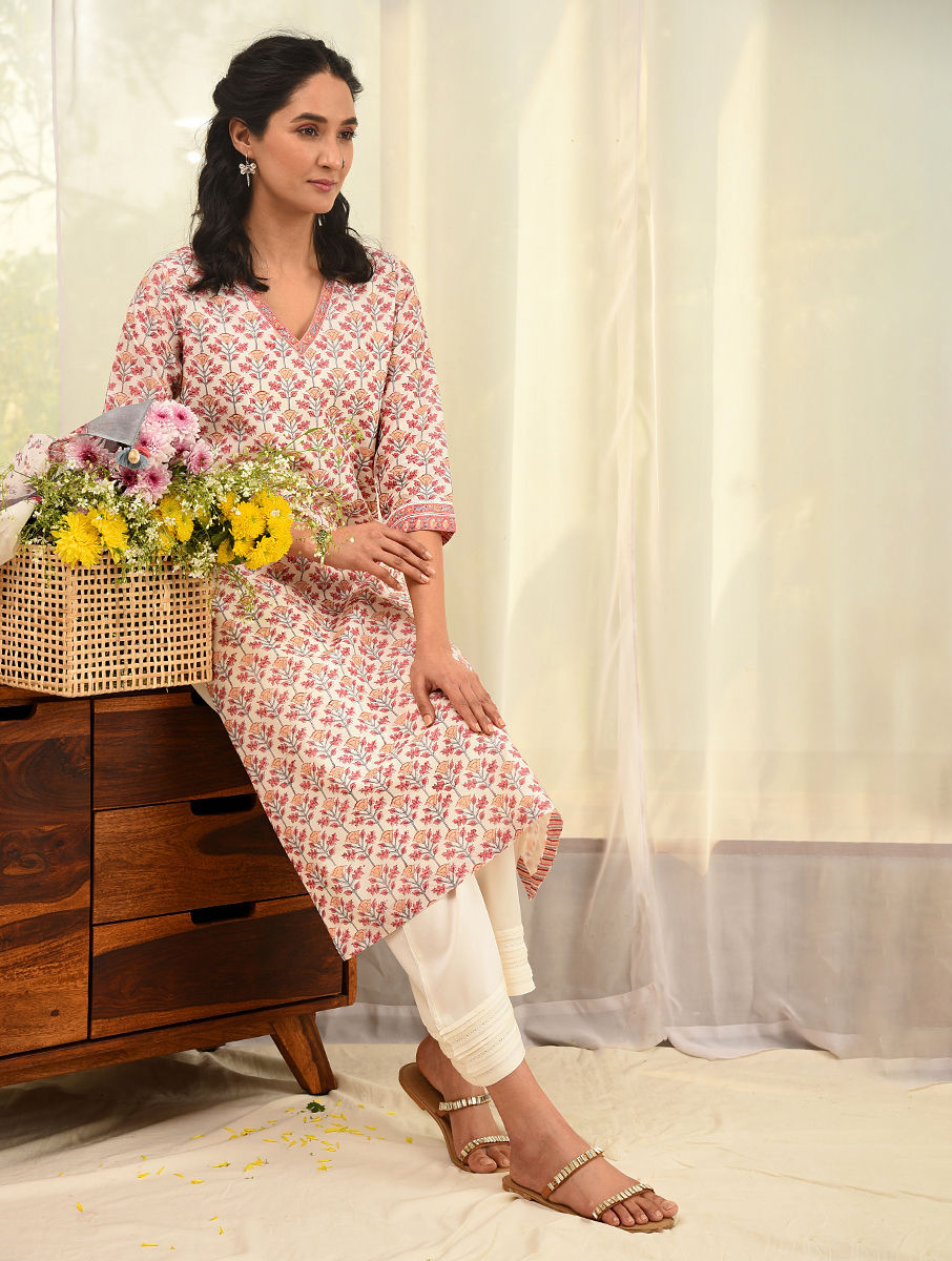 Women Ivory Block Printed Silk Cotton Kurta With Lining - M