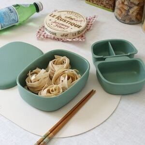 Food Container with Removable Tray