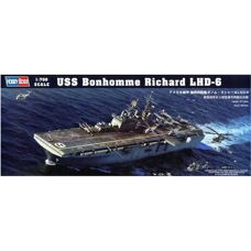 Kit maquette USS Bonhomme Richard LHD-6 - Échelle 1:700 - Publicité