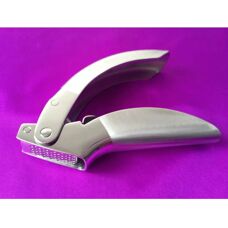 Kuhn Rikon Epicurean Stainless Steel Garlic Press - Ergonomic & Easy to Clean