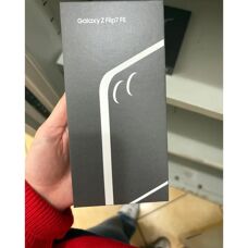 Samsung Galaxy Z Flip7 FE - 8GB, 6.7" Display, 256GB, Weiß - Smartphone