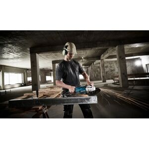 Makita GA9020KD 230mm Angle Grinder with Diamond Blade and Carry Case Makita GA9020KD 230mm Angle Grinder with Diamond Blade and Carry Case