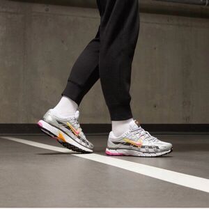 Nike P-6000 Kvinder - (BV1021-100) hvid/metallisk platin/hyper crimson/laser fuchsia Nike P-6000 Kvinder - (BV1021-100) hvid/metallisk platin/hyper crimson/laser fuchsia