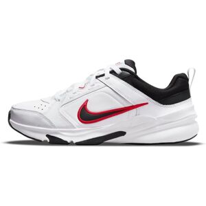 Chaussures d'entraînement Nike Defy All Day - Blanc/Noir/Rouge - Homme - Publicité Chaussures d'entraînement Nike Defy All Day - Blanc/Noir/Rouge - Homme - Publicité