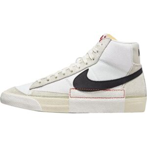 Nike White Blazer Mid '77 Vintage Sneakers Nike White Blazer Mid '77 Vintage Sneakers