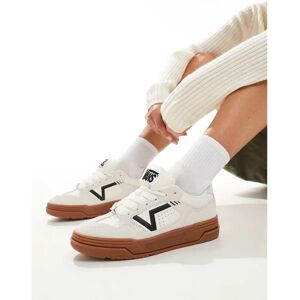 Baskets Vans Upland Blanches - Baskets - Publicité Baskets Vans Upland Blanches - Baskets - Publicité