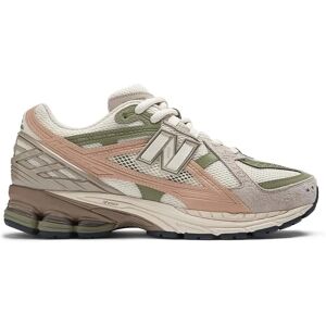 Baskets New Balance M1906NE Grises - Chaussures - Publicité Baskets New Balance M1906NE Grises - Chaussures - Publicité