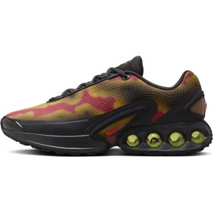 Nike Air Max Dn Nrg Dk Smoke Grey/ Red Orbit - Black - Sweet Beet Sneakers - Publicité Nike Air Max Dn Nrg Dk Smoke Grey/ Red Orbit - Black - Sweet Beet Sneakers - Publicité