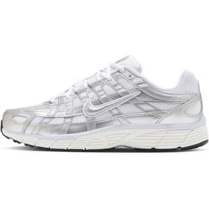 Nike W P-6000 Blanc/Argent Métallisé-Teinte Bleu - Baskets - Publicité Nike W P-6000 Blanc/Argent Métallisé-Teinte Bleu - Baskets - Publicité