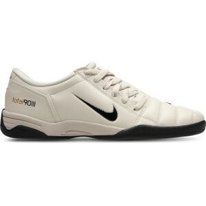 Nike Total 90 Beige - Chaussures de football - Publicité Nike Total 90 Beige - Chaussures de football - Publicité