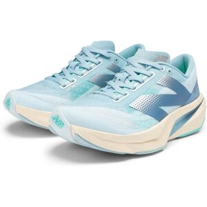 New Balance WFCXCH4 - Leichte blaue Laufschuhe - Laufschuhe New Balance WFCXCH4 - Leichte blaue Laufschuhe - Laufschuhe
