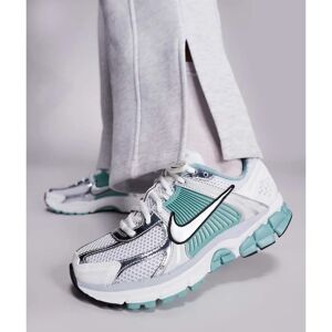 Nike W Zoom Vomero 5 News - White - Sneakers Nike W Zoom Vomero 5 News - White - Sneakers