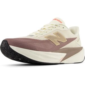New Balance FuelCell Rebel v5 Blanc Marron - Chaussures de course - Publicité New Balance FuelCell Rebel v5 Blanc Marron - Chaussures de course - Publicité
